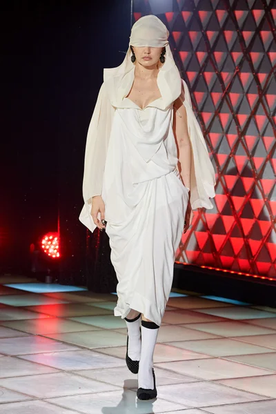Look 50